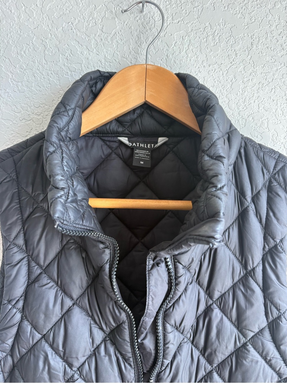 Athleta Black Quilted Featherless Vest Womens Medium Full Zip Lightweight - Picture 6 of 8